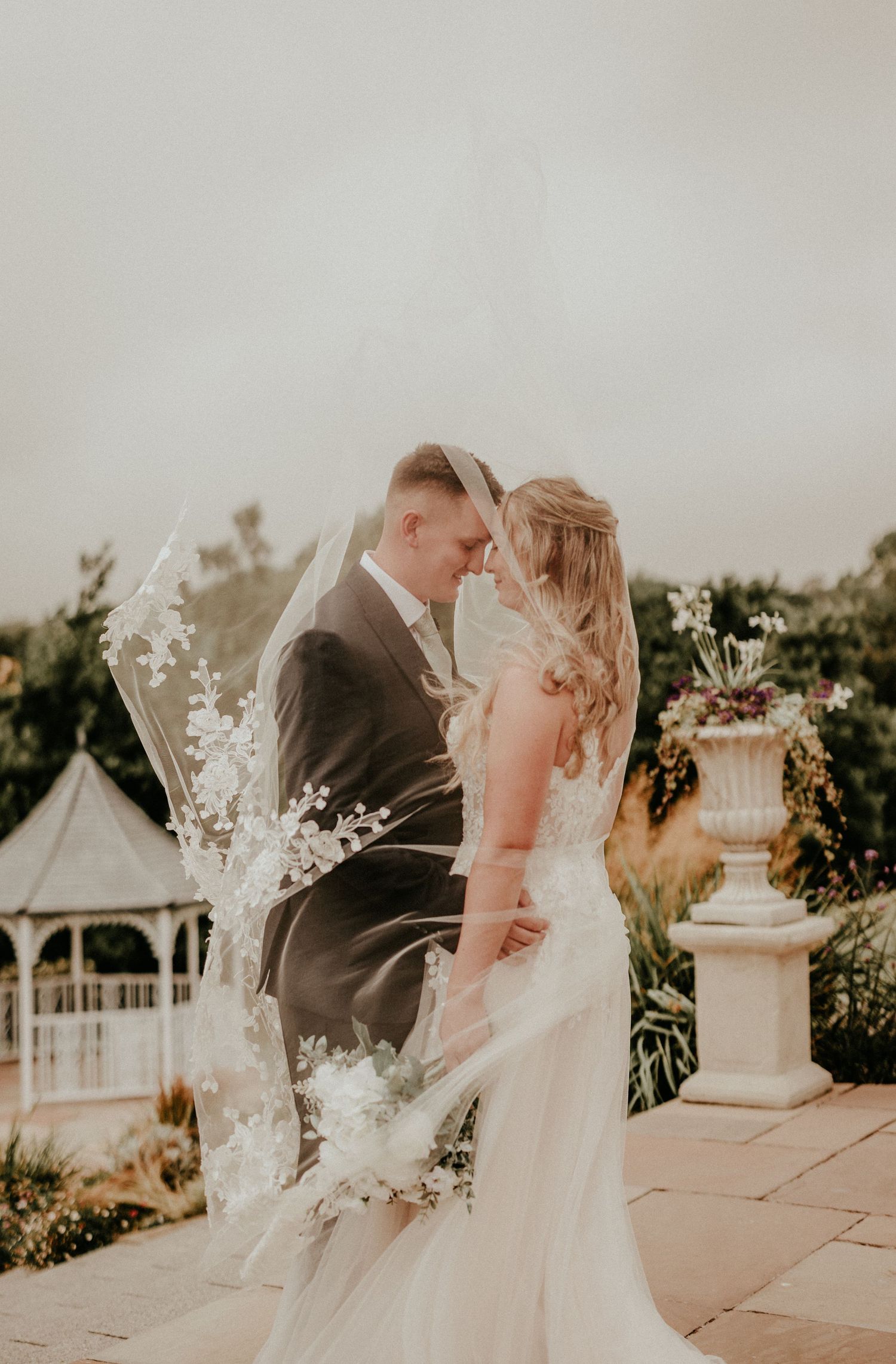 OLIVIA ROSSI PHOTOGRAPHY - THE BARN AT PENGELLY - PENGELLY WEDDINGS CORNWALL