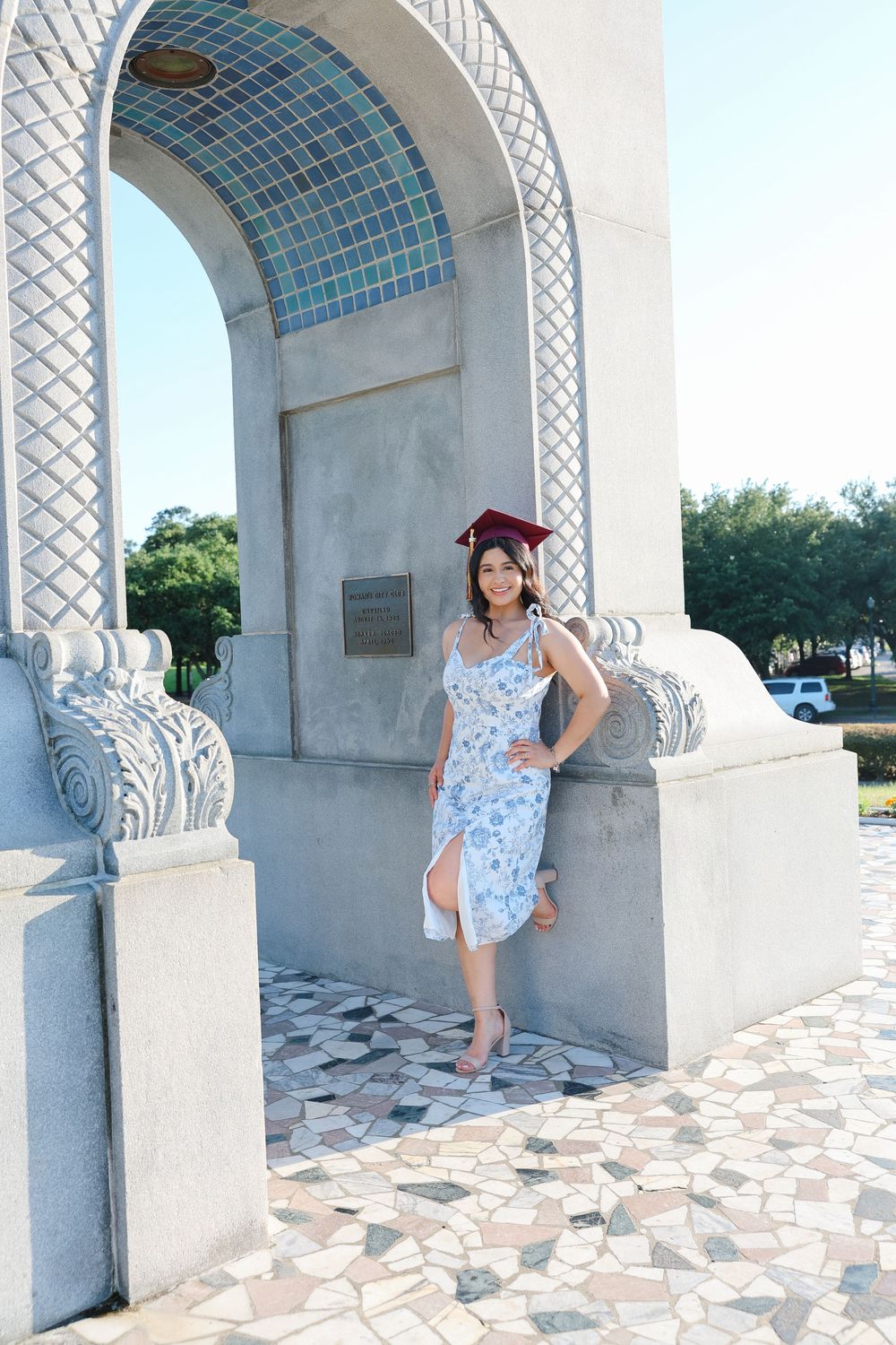 Senior Photographer, Graduation Photographer in houston texas, photographer in pasadena texas.Sam Houston Statue at Hermann Park photography