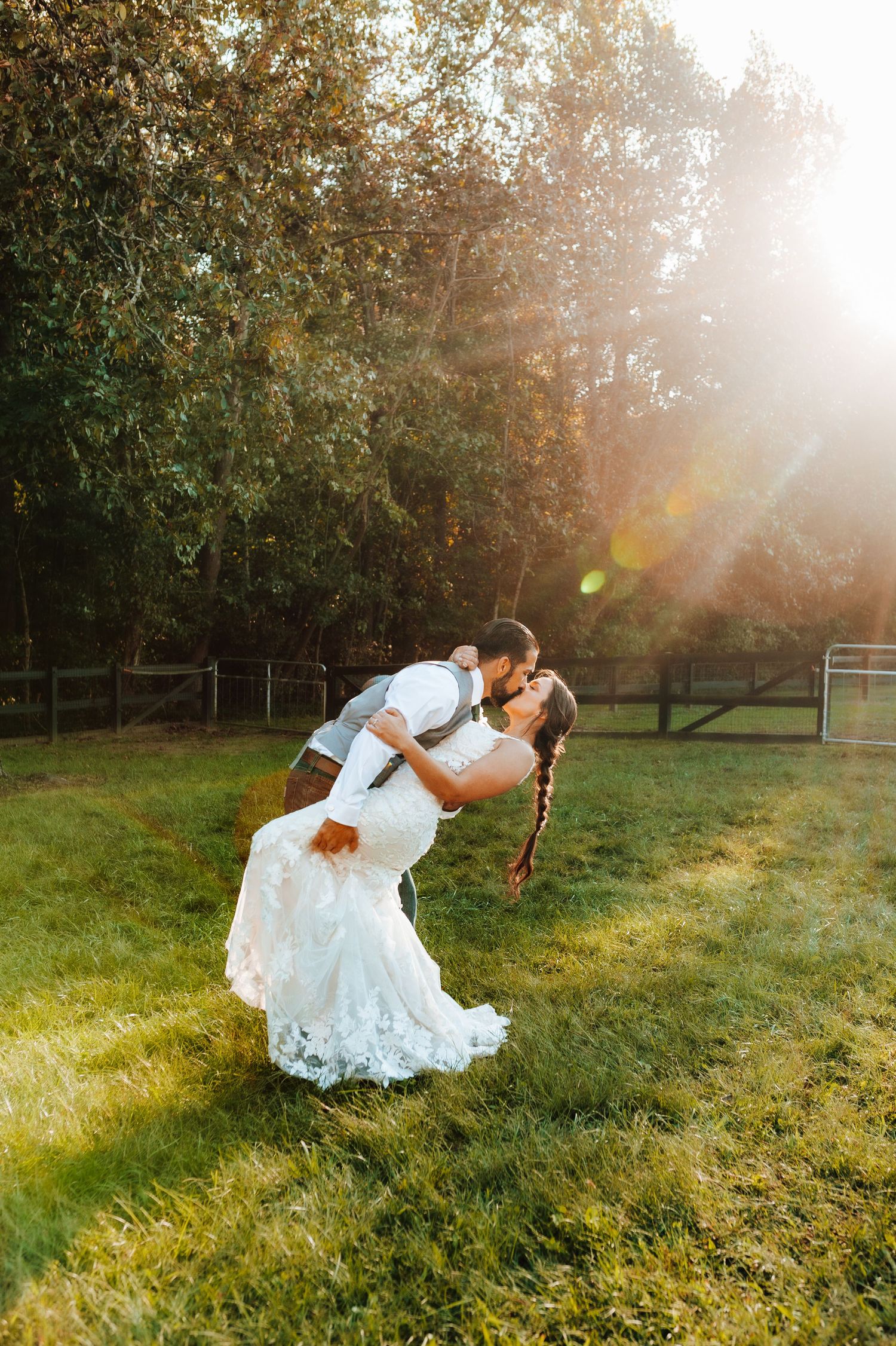 wedding kiss photography