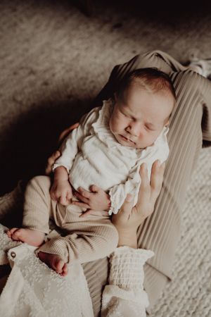 Newbornshoot of newborn fotosessie in omgeving Helmond, Deurne, Eindhoven en Venlo.