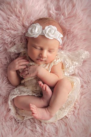 newborn photography of baby girl in Portland Oregon
