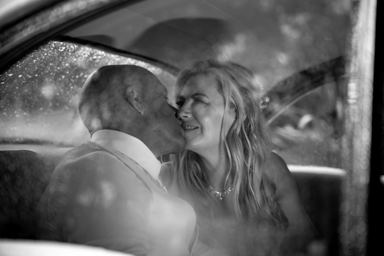 Wedding couple in a car gold coast