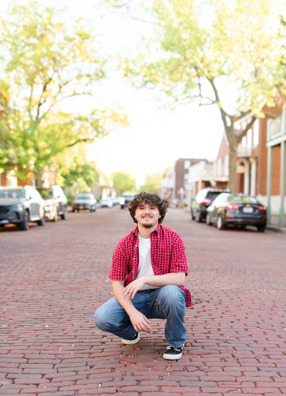 senior photos in downtown St. Charles