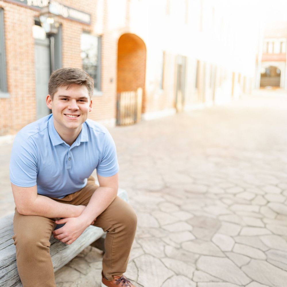 Senior portrait outdoors in St. Charles County, Missouri