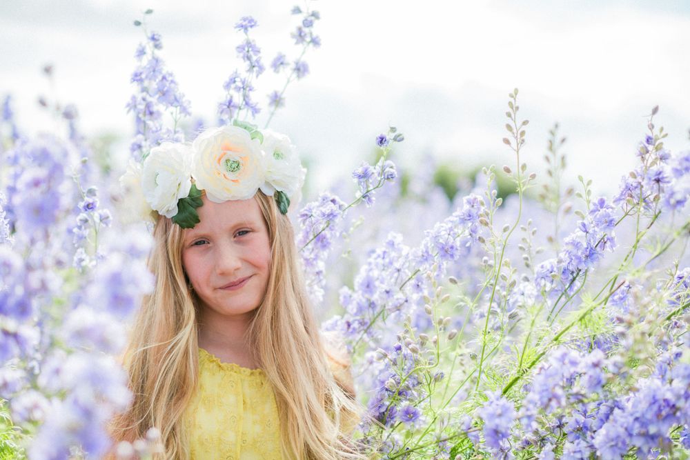 Hayley Elizabeth Photography flower confetti fields pershore worcestershire cotswolds family mini sessions photographer