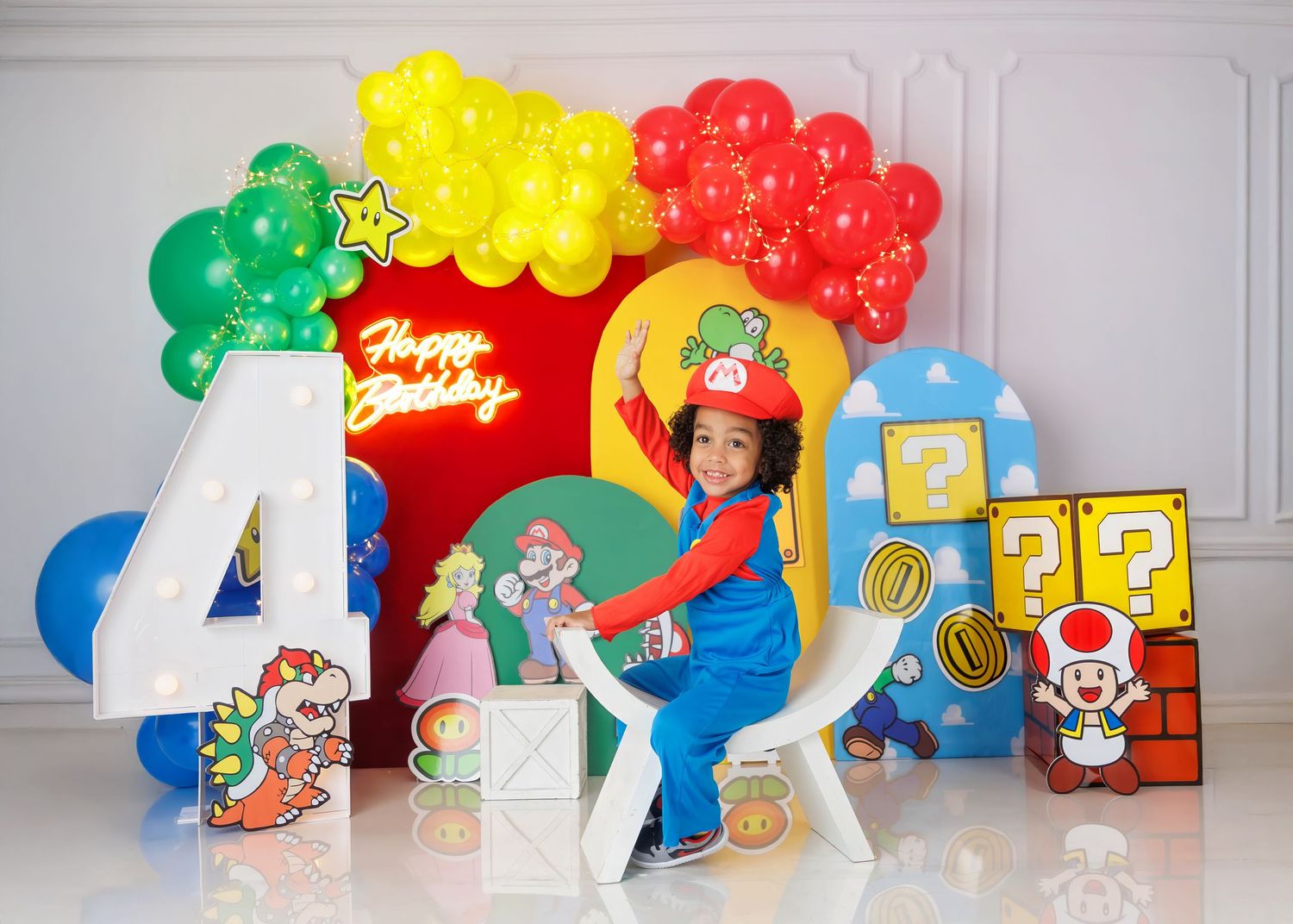 Super Mario themed 4th birthday decorations. Birthday and smash cake photography studio based in Worcester Massachusetts