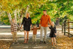 Natural, light-filled family, senior, children & couples photography in Ridgefield, Fairfield, Danbury, Wilton, Westport & New Canaan, CT.