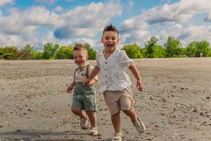 Natural, light-filled family, senior, children & couples photography in Ridgefield, Fairfield, Danbury, Wilton, Westport & New Canaan, CT.