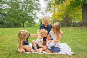 Natural, light-filled family, senior, children & couples photography in Ridgefield, Fairfield, Danbury, Wilton, Westport & New Canaan, CT.