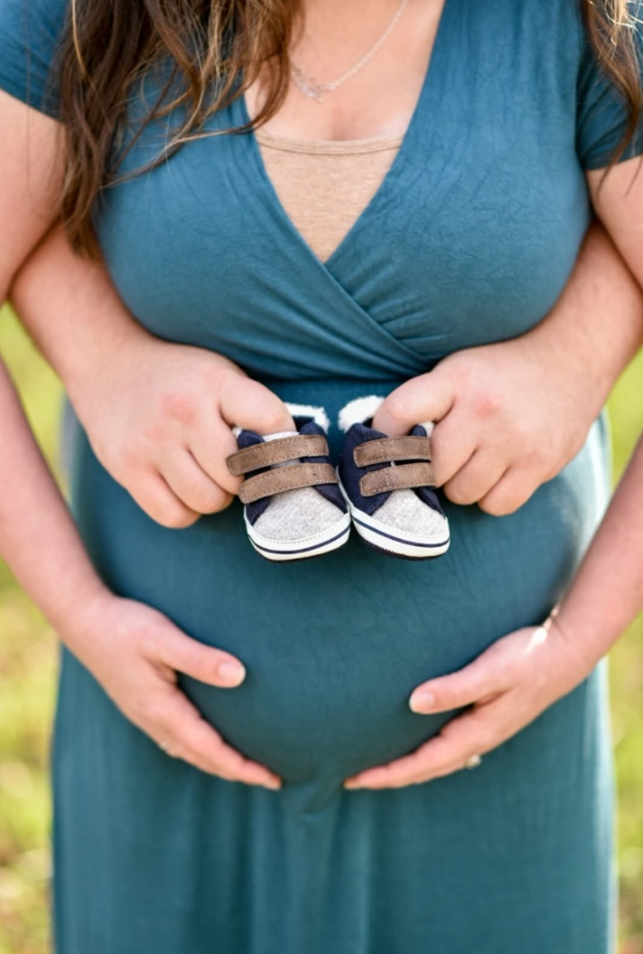 Maternity, outdoor, family