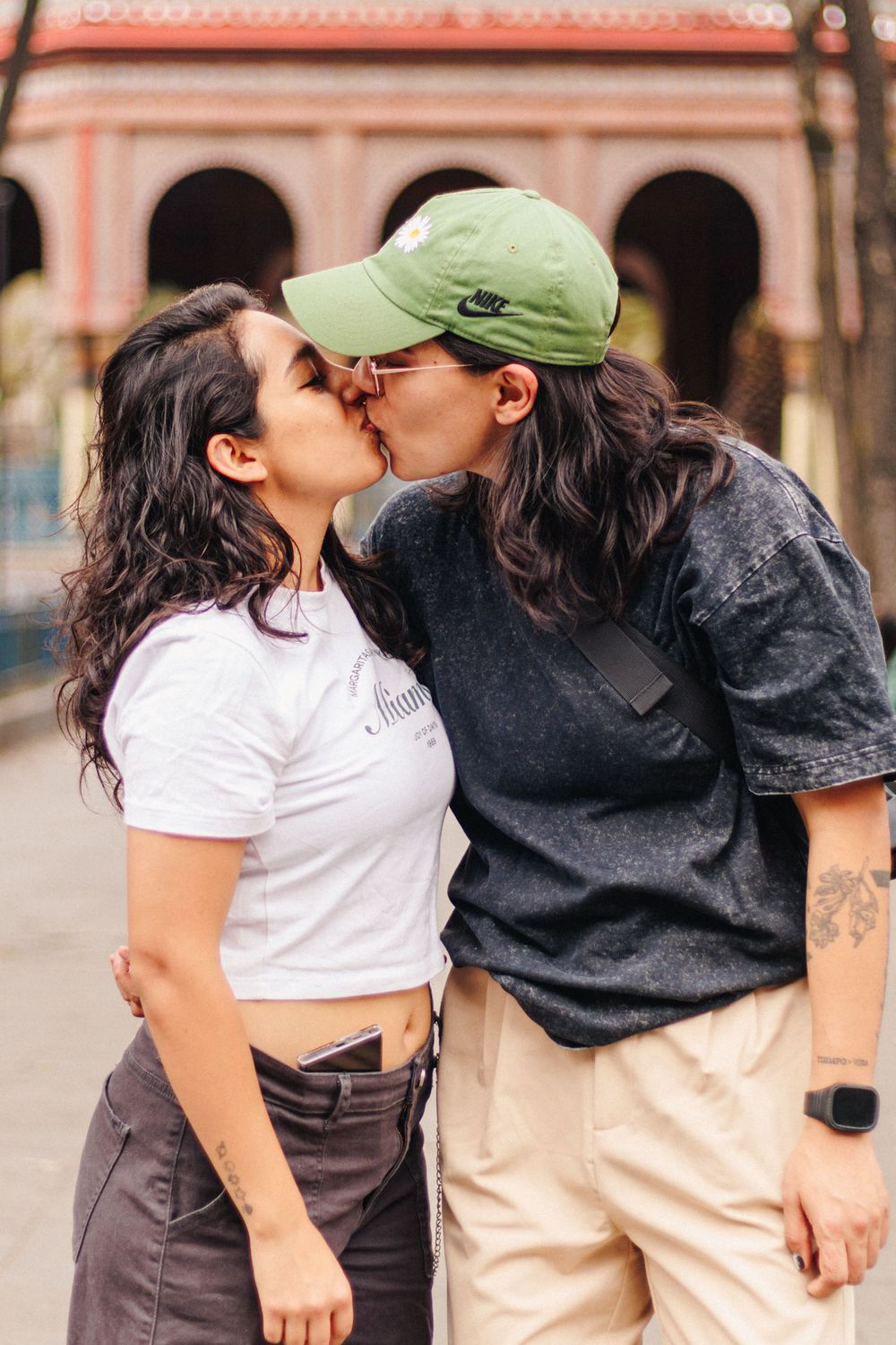 Sesión de fotos de pareja en el Kiosco Morisco de Santa María la Ribera, Ciudad de México