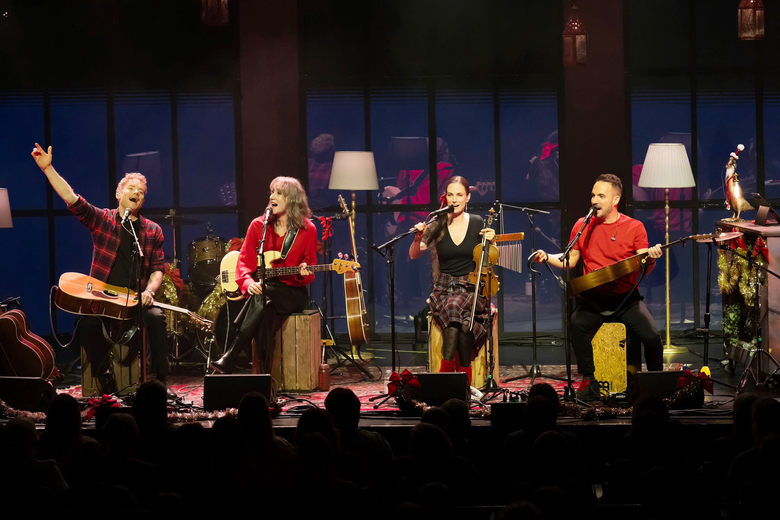 Unplugged Christmas i Linköping konsert och kongress. Med Peter Johansson, Bruno Mitsogiannis, Matilda Grün och Petra Wahlgren.