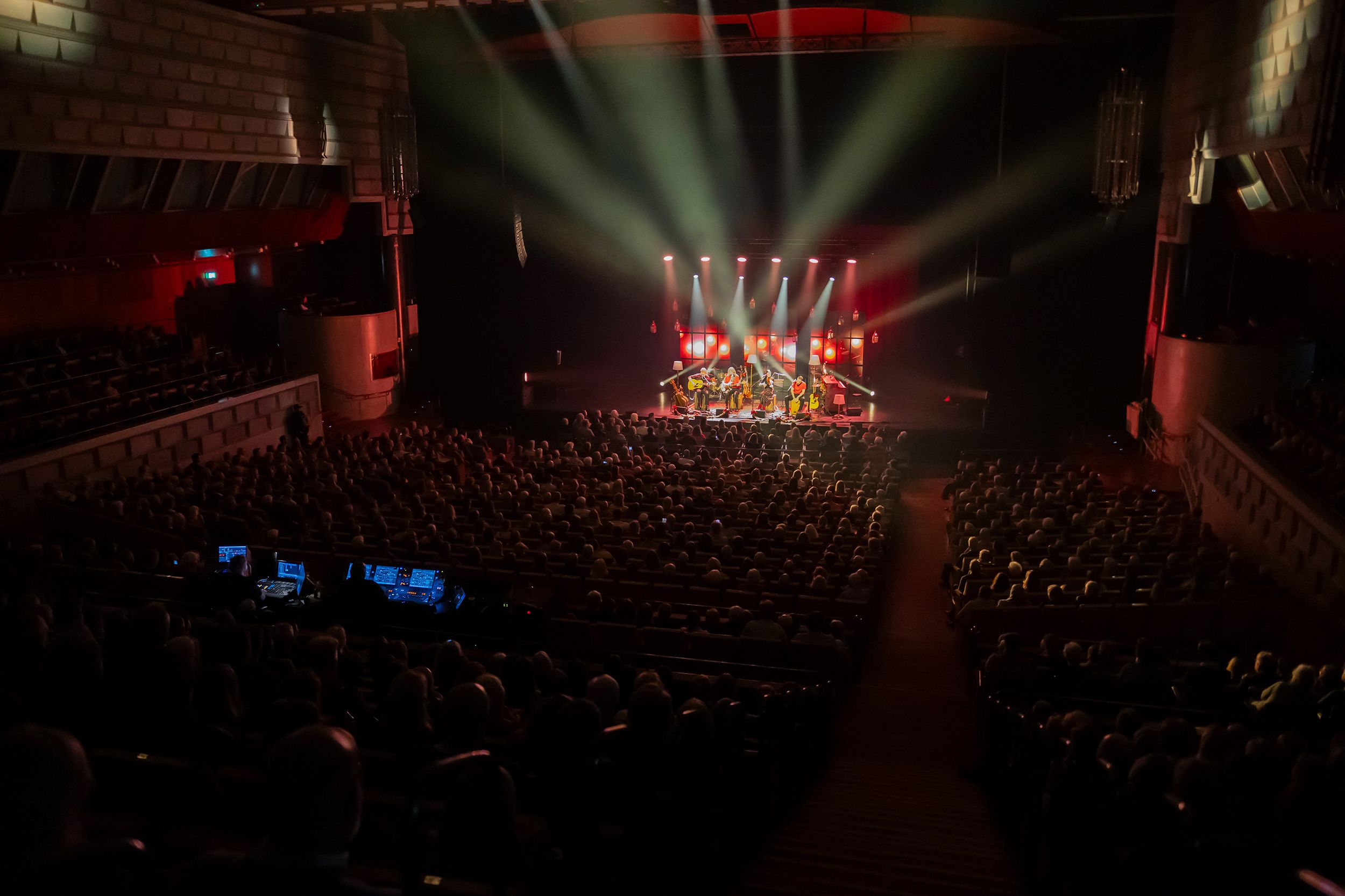 Unplugged Christmas i Linköping konsert och kongress. Med Peter Johansson, Bruno Mitsogiannis, Matilda Grün och Petra Wahlgren.