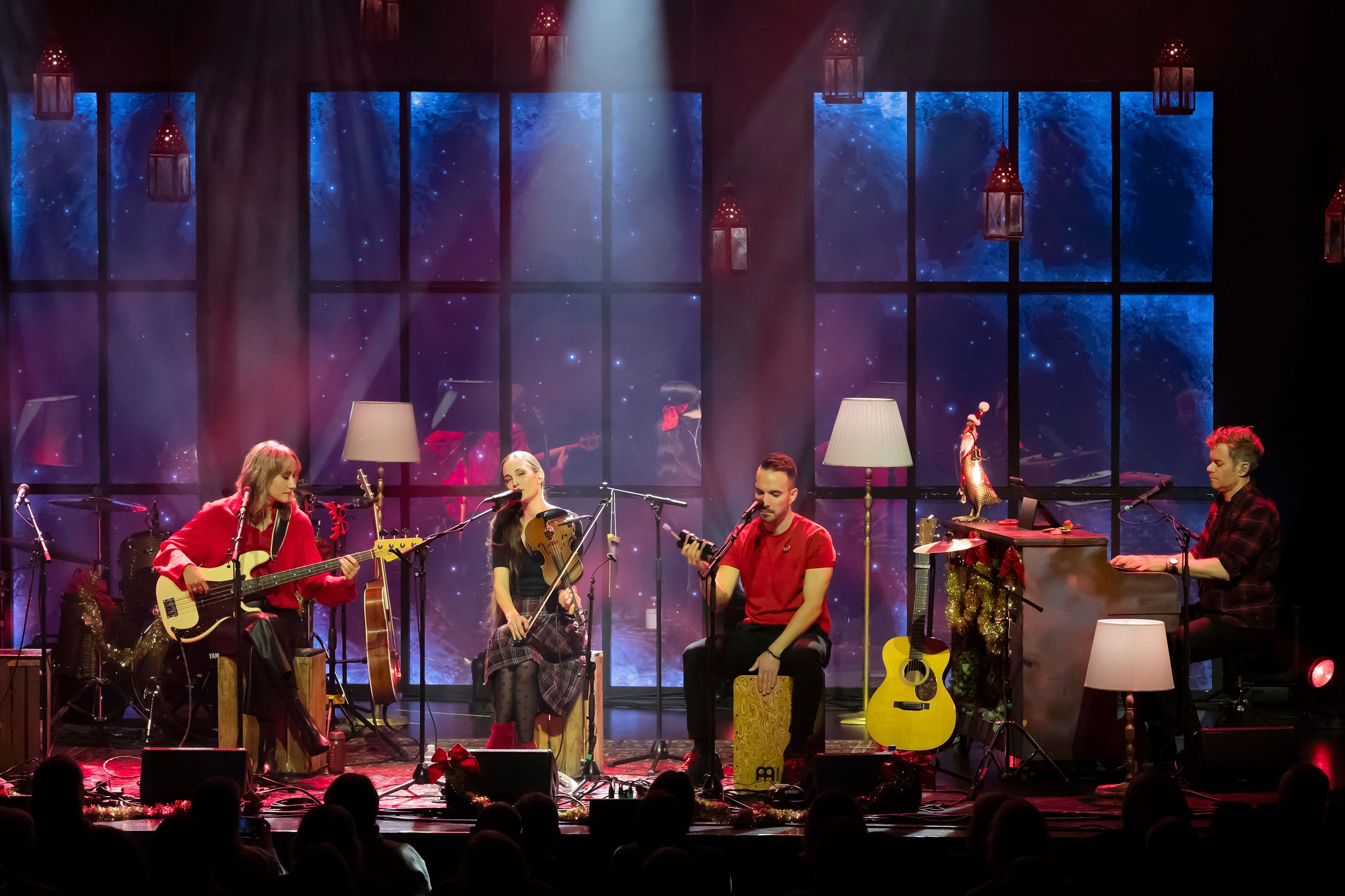 Unplugged Christmas i Linköping konsert och kongress. Med Peter Johansson, Bruno Mitsogiannis, Matilda Grün och Petra Wahlgren.