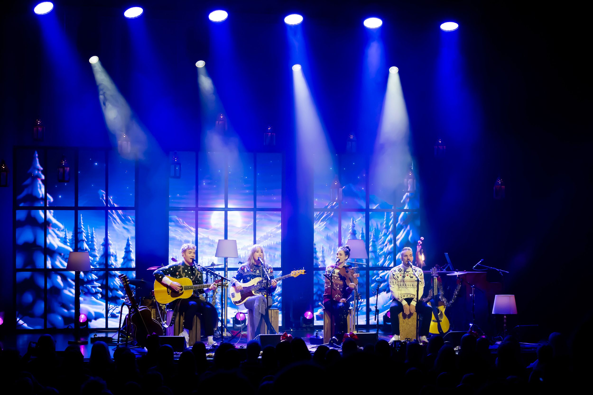 Unplugged Christmas i Linköping konsert och kongress. Med Peter Johansson, Bruno Mitsogiannis, Matilda Grün och Petra Wahlgren.