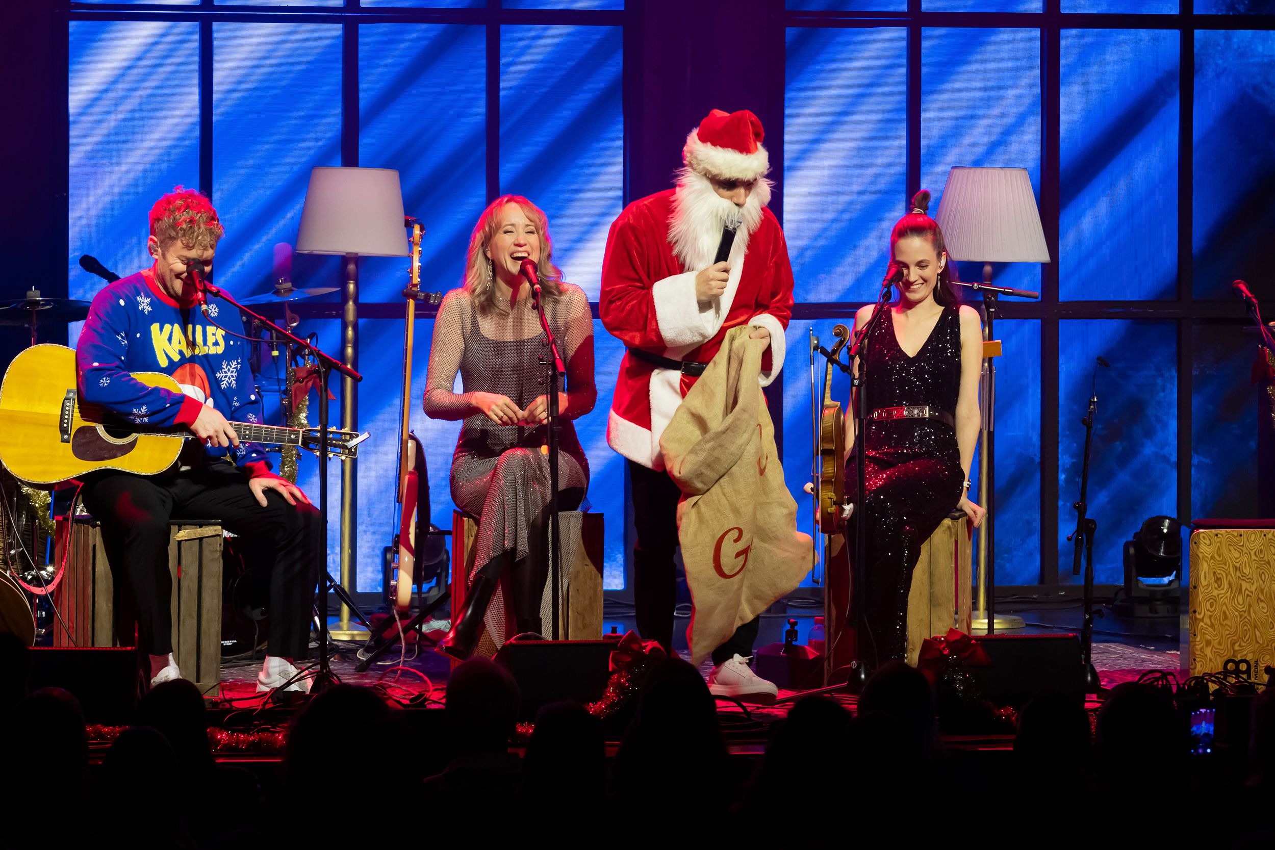 Unplugged Christmas i Linköping konsert och kongress. Med Peter Johansson, Bruno Mitsogiannis, Matilda Grün och Petra Wahlgren.