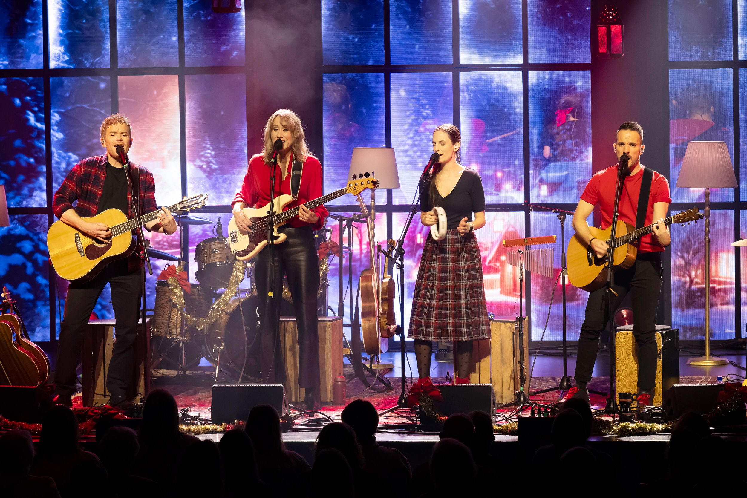Unplugged Christmas i Linköping konsert och kongress. Med Peter Johansson, Bruno Mitsogiannis, Matilda Grün och Petra Wahlgren.