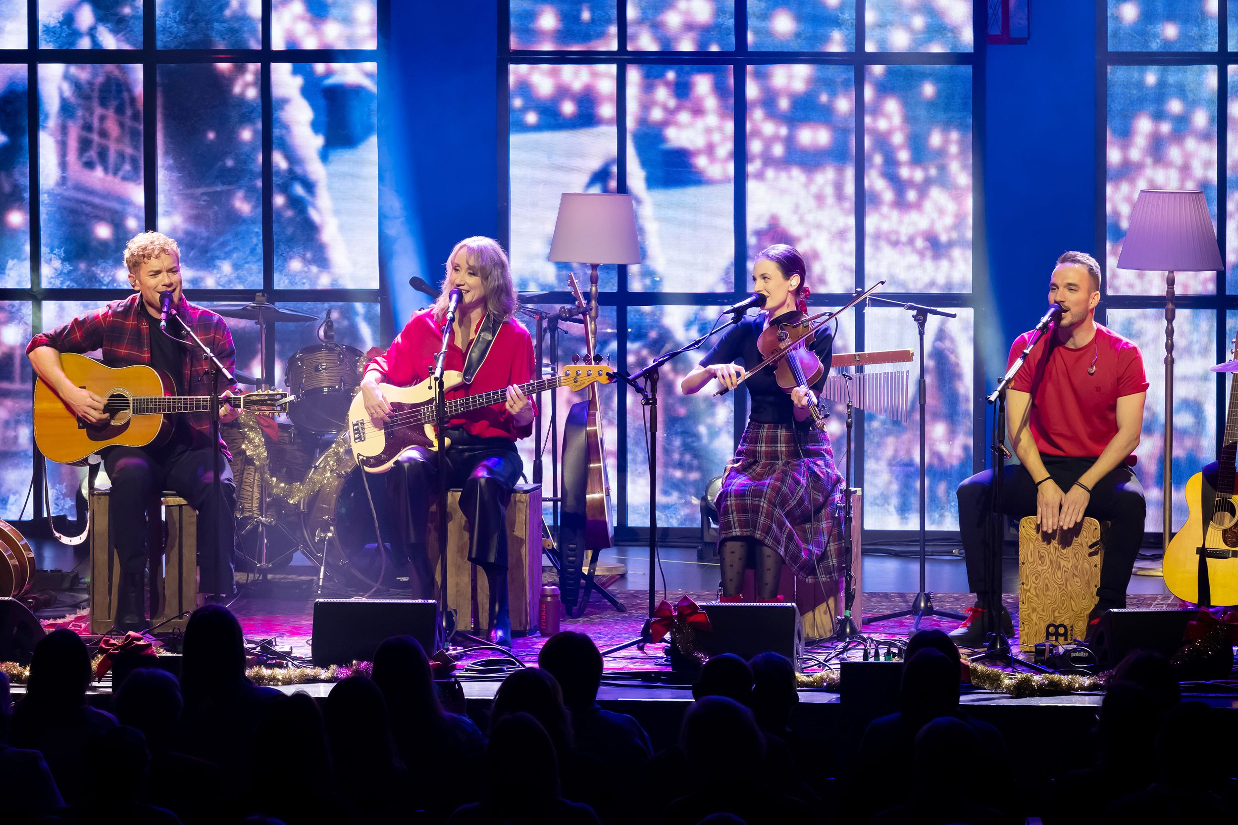 Unplugged Christmas i Linköping konsert och kongress. Med Peter Johansson, Bruno Mitsogiannis, Matilda Grün och Petra Wahlgren.