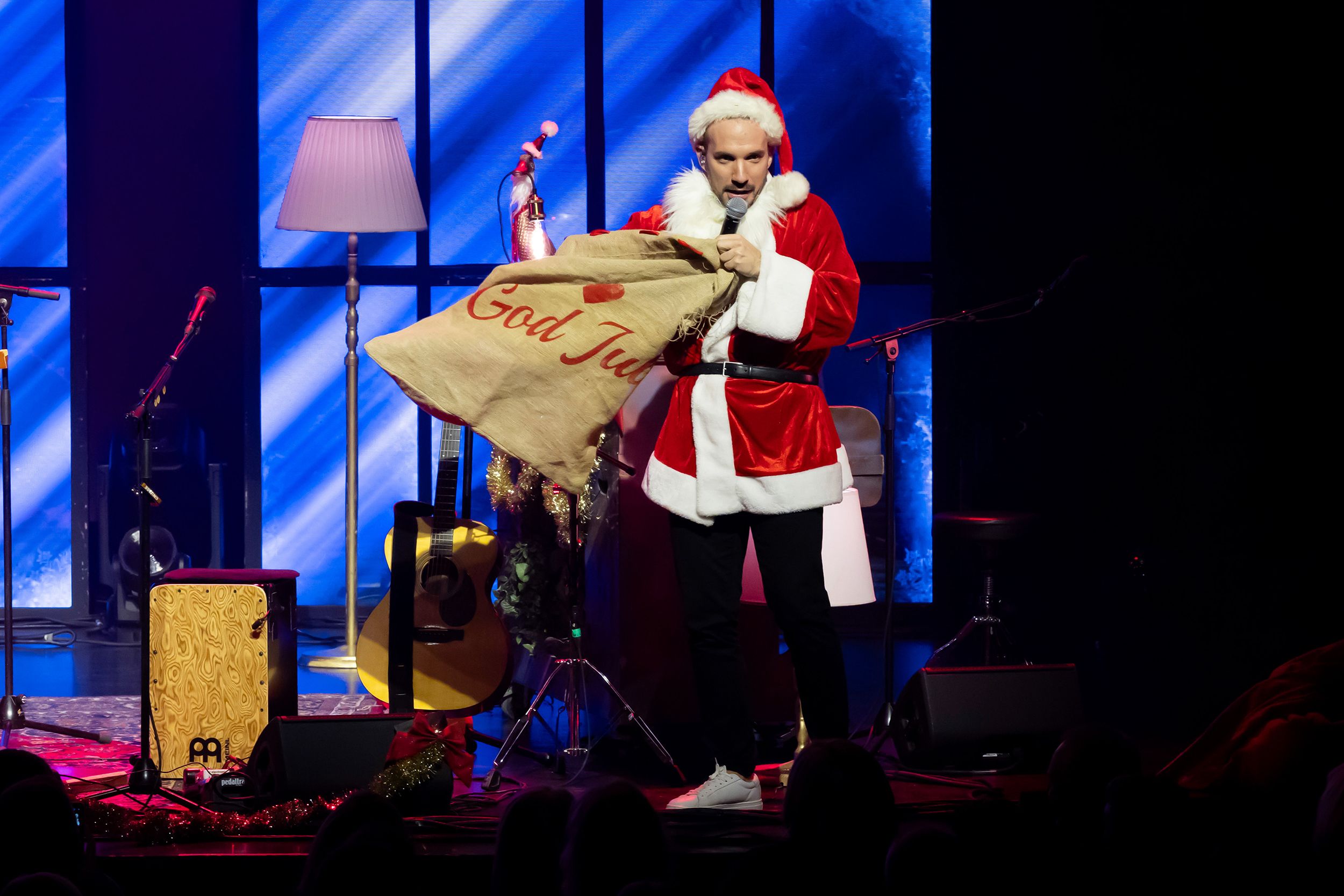 Unplugged Christmas i Linköping konsert och kongress. Med Peter Johansson, Bruno Mitsogiannis, Matilda Grün och Petra Wahlgren.
