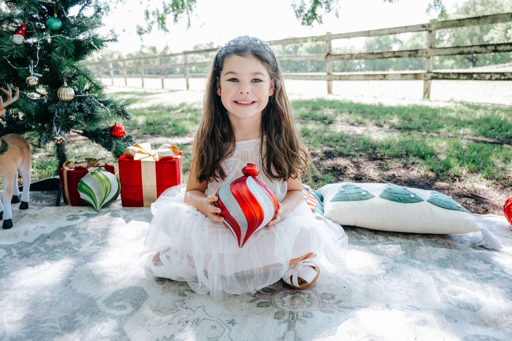 Christmas photos Penrith
Christmas mini sessions Western Sydney
Santa photos Sydney
Outdoor Christmas family photoshoot
Holiday portraits Pe
