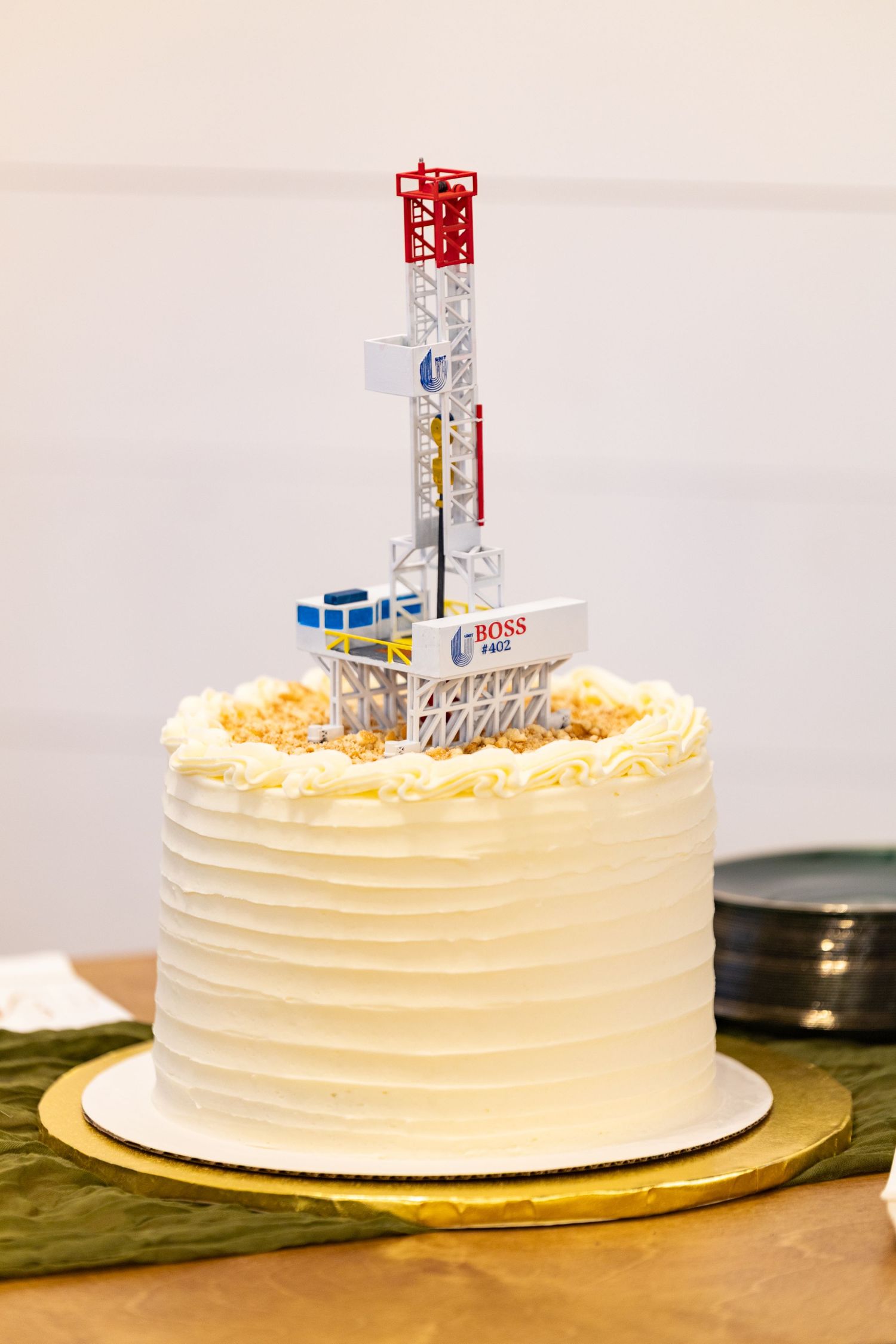 grooms oilfield cake