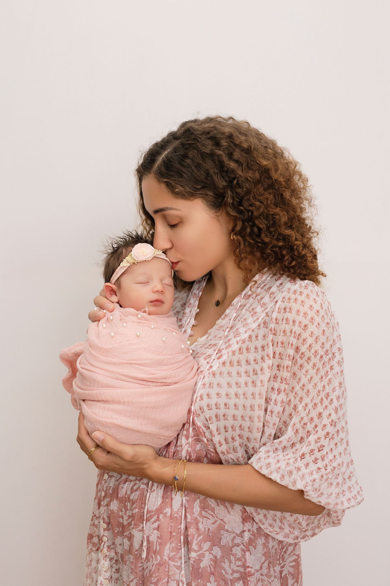 Newborn photos with Kendall Kuss Photography Nashotah WI, lake country family photographer, Watertown WI photography studio