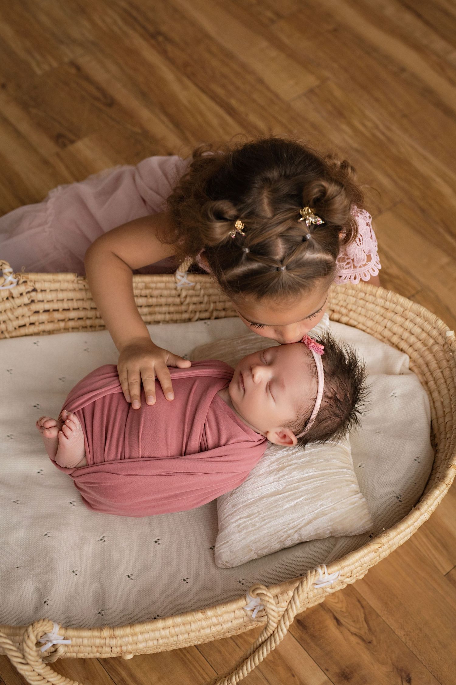 Newborn photos with Kendall Kuss Photography Nashotah WI, lake country family photographer, Watertown WI photography studio