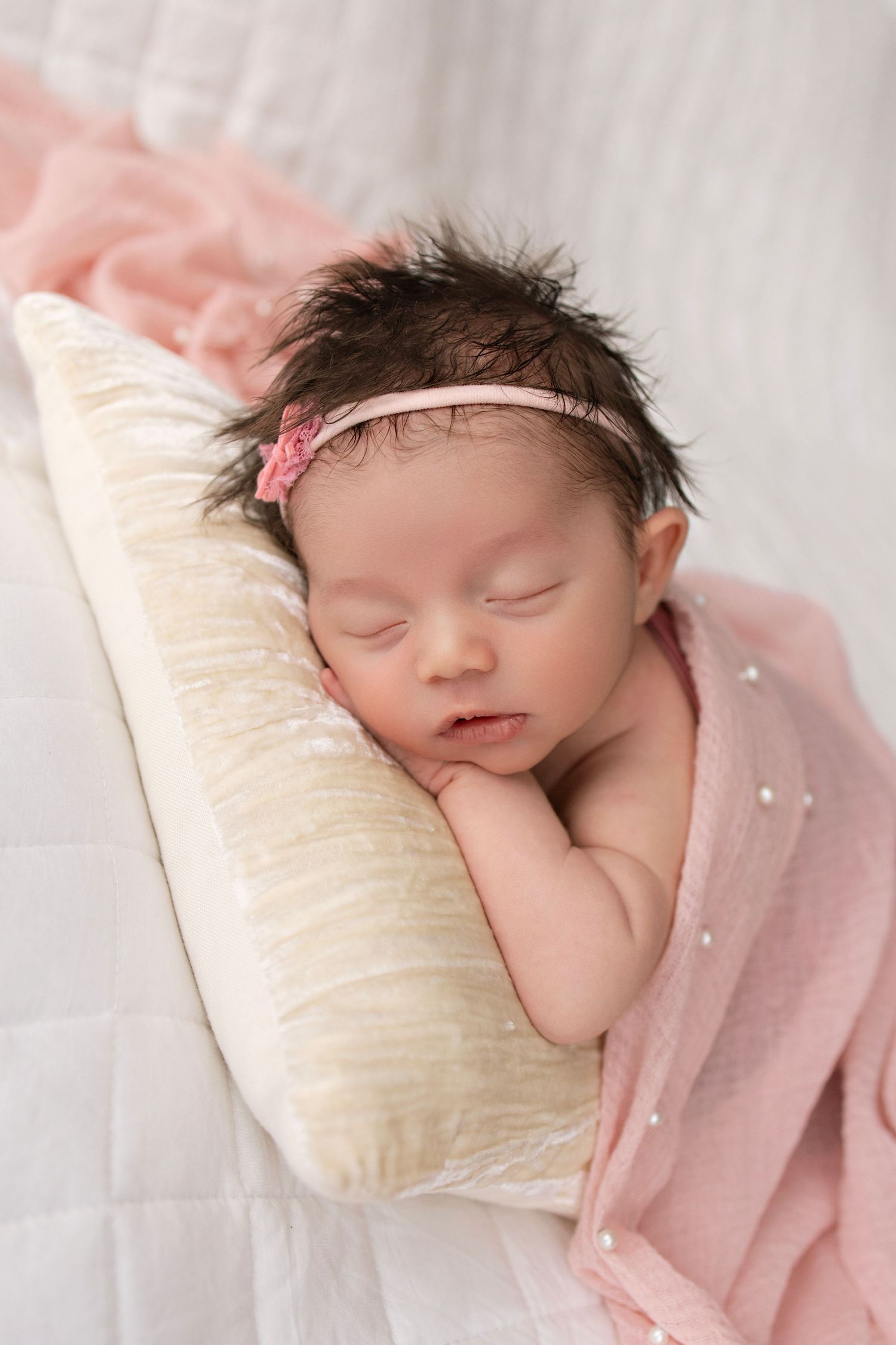 Newborn photos with Kendall Kuss Photography Nashotah WI, lake country family photographer, Watertown WI photography studio
