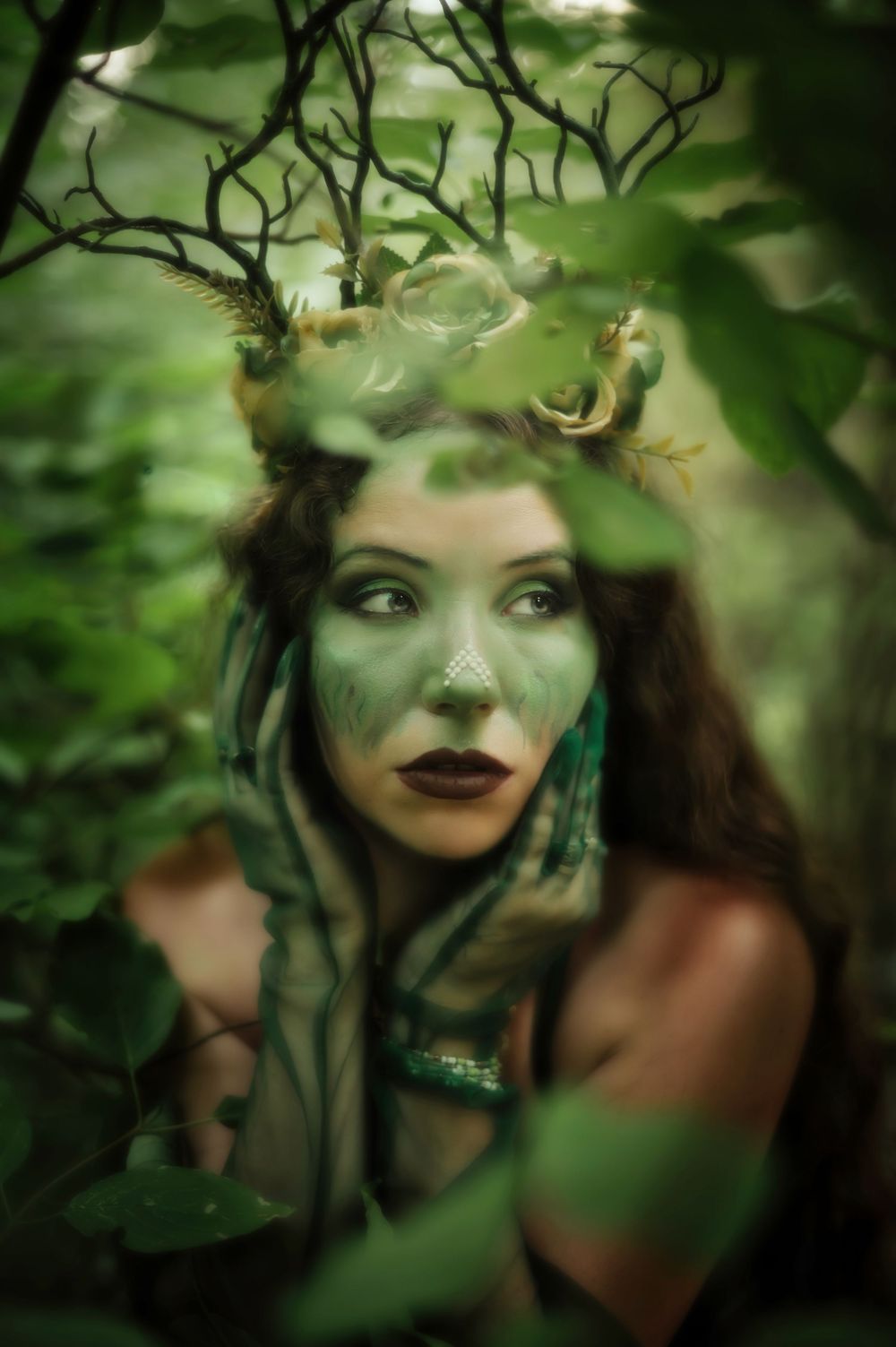 Fantasy themed woodland witch photoshoot in Spokane Washington at Indian Canyon Mystic Falls