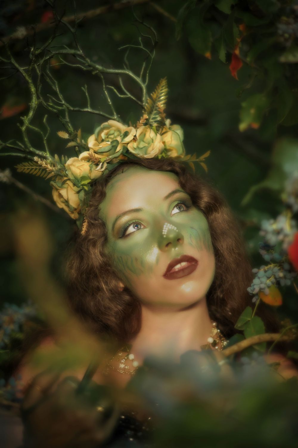Fantasy themed woodland witch photoshoot in Spokane Washington at Indian Canyon Mystic Falls