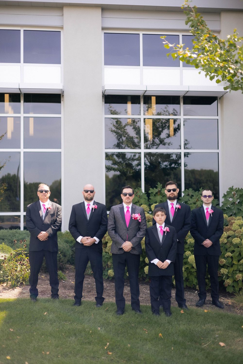 outdoor bridal party portraits in Springfield, Illinois