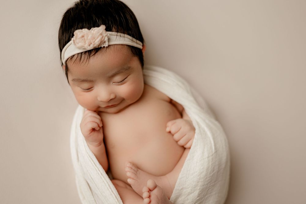 newborn studio photographer in Greensboro, neutrals