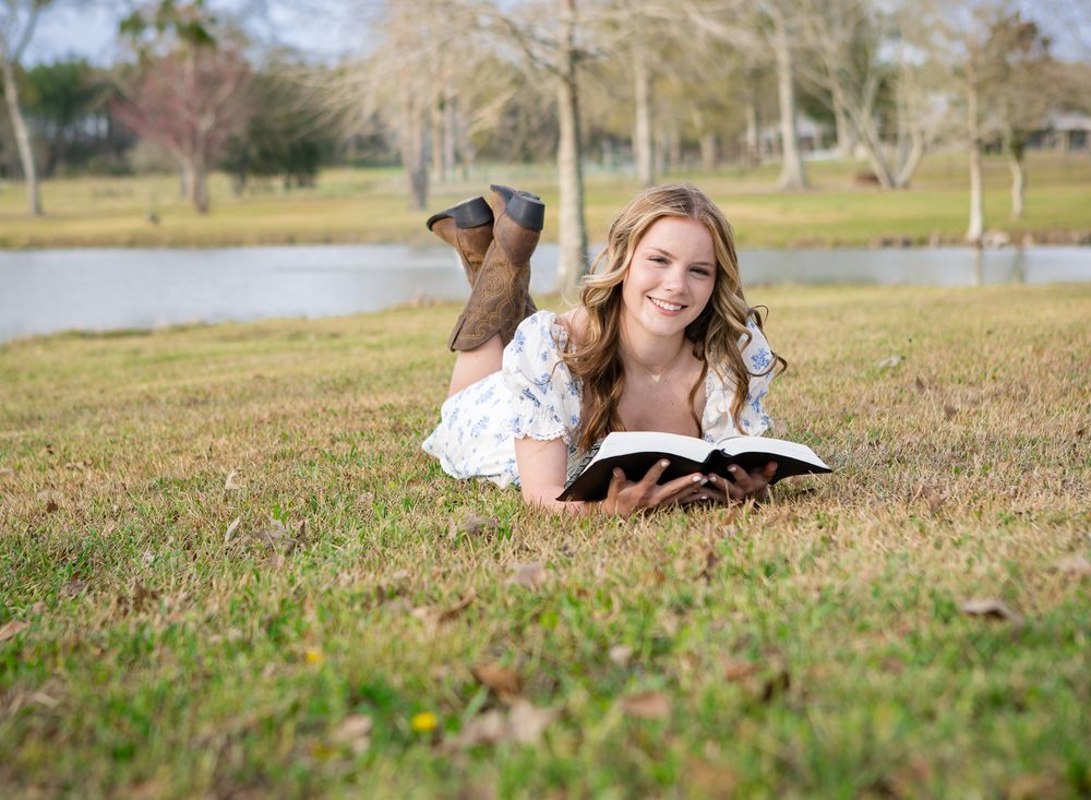 Pensacola, Florida high school senior portrait photographer
