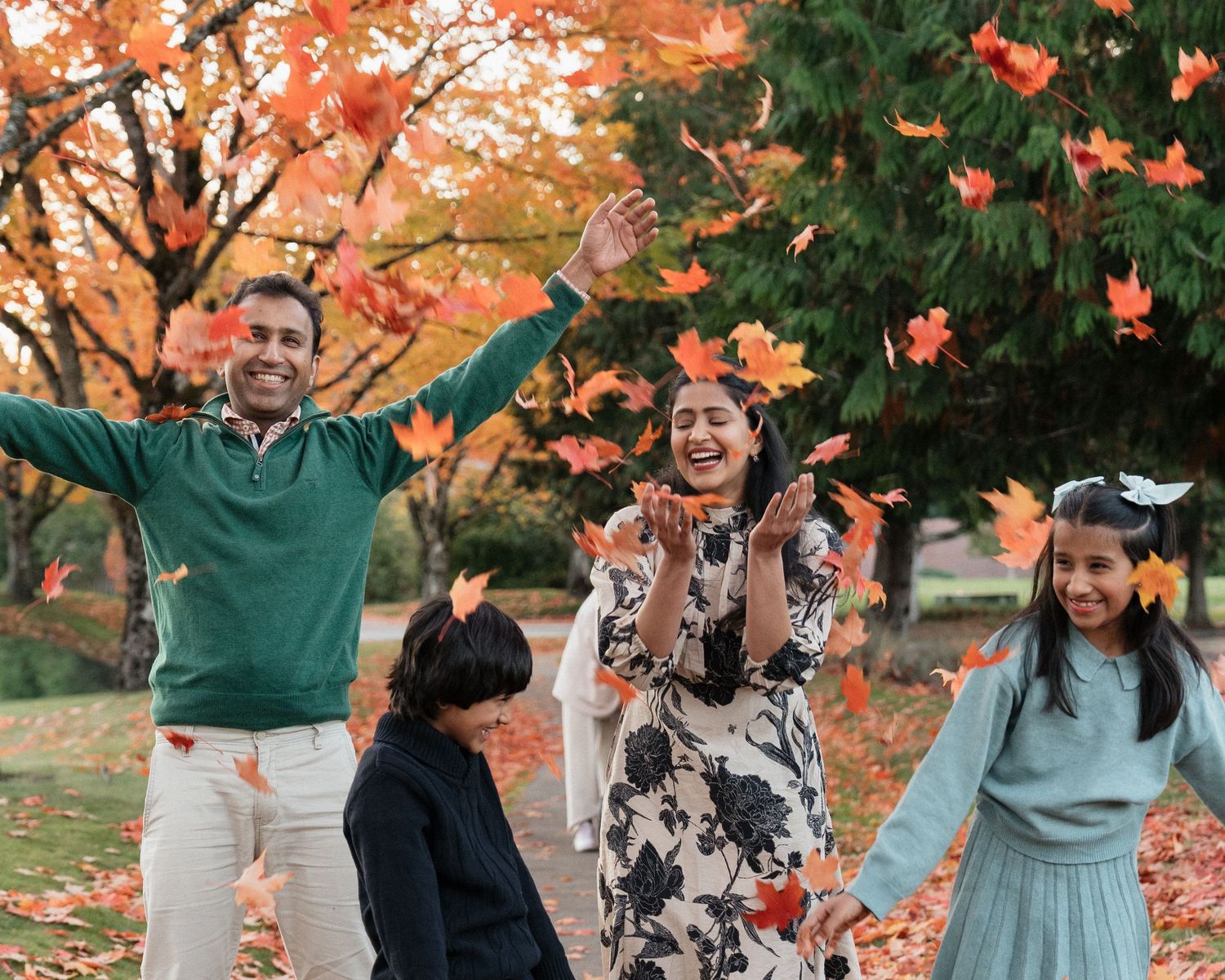 Beautiful lavender mini session at the JB family growers Woodinville - lavender photoshoots in Seattle area | mini sessions