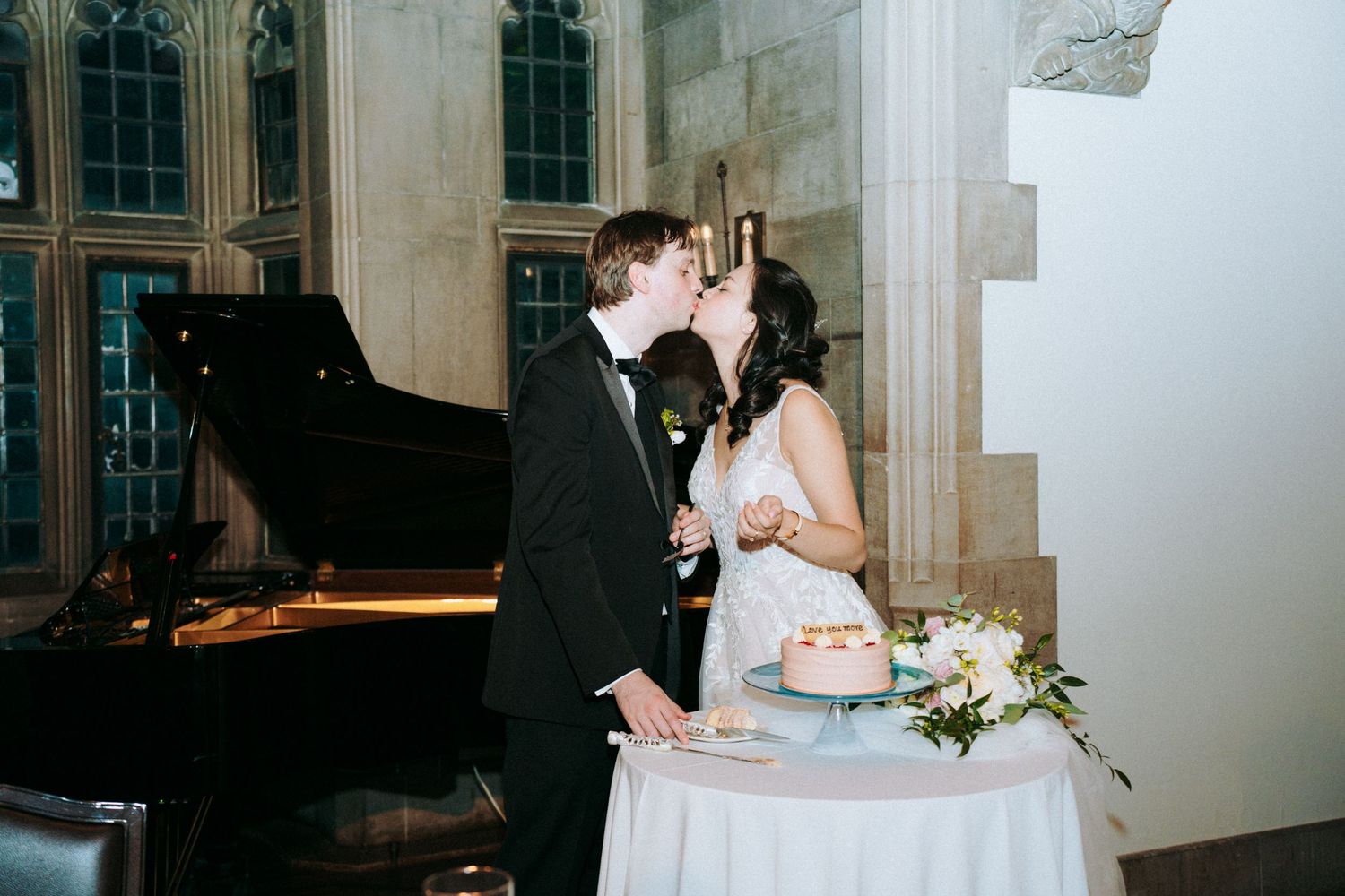 Timeless wedding photos of Tiffany and Sam at Hart House in Toronto.