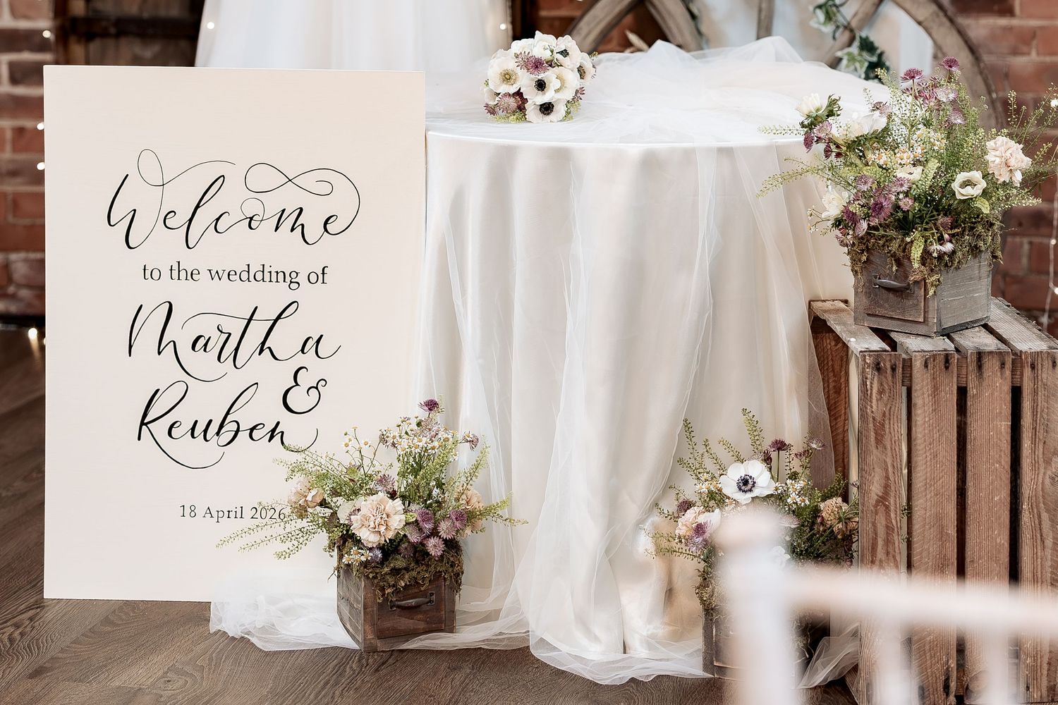 Spring wedding styling suppliers at Deighton Lodge.