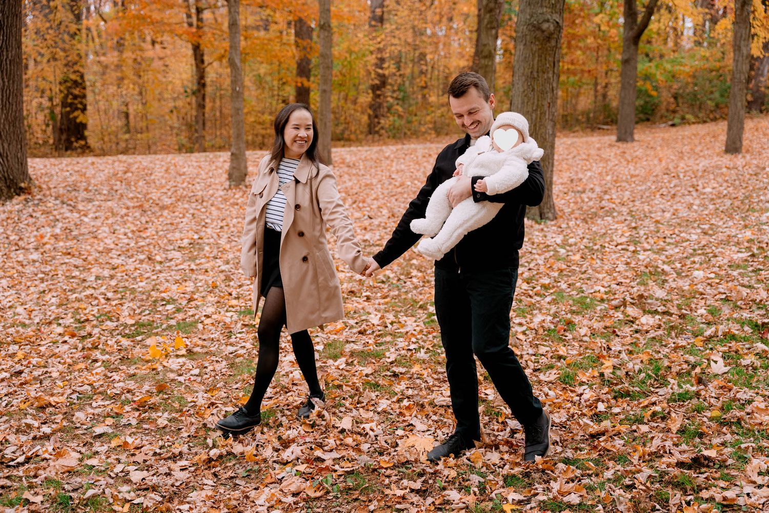 Séance photo de famille en automne à Montréal.