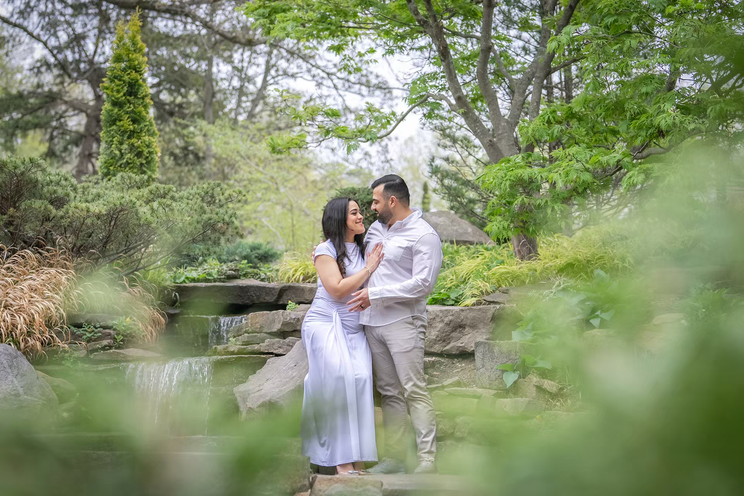 outdoor nature Inniswood Metro Gardens Engagement Photo
