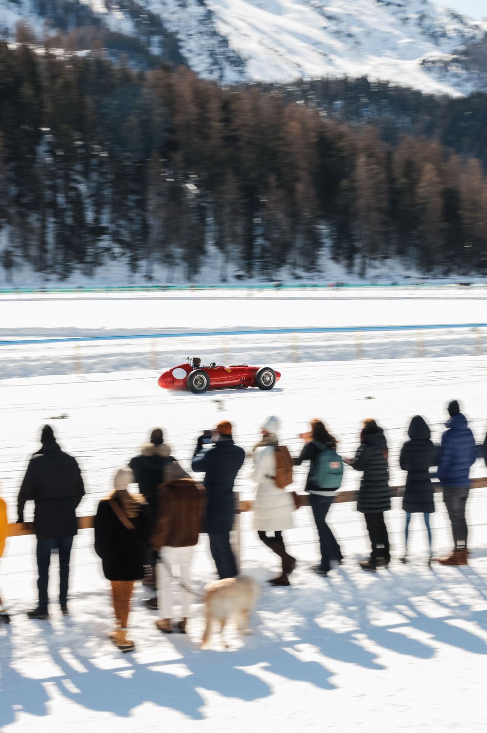 Fotografía profesional de The ICE St. Moritz: coches exclusivos y ambiente premium capturados por Boskoop Studio.