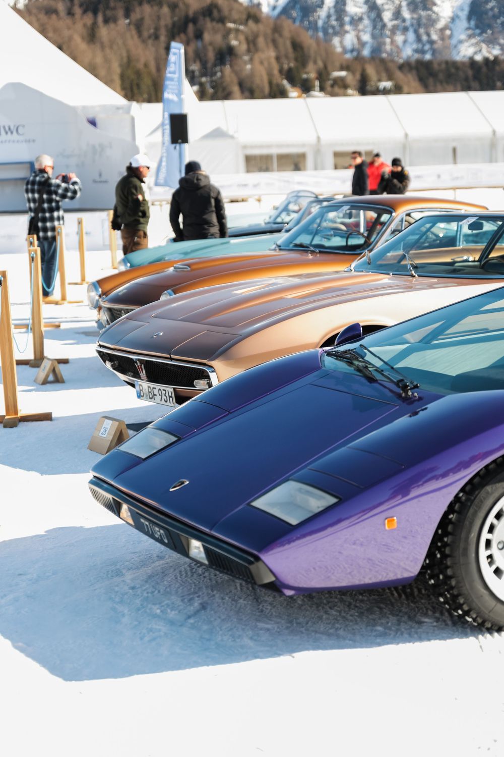 Fotografía profesional de The ICE St. Moritz: coches exclusivos y ambiente premium capturados por Boskoop Studio.