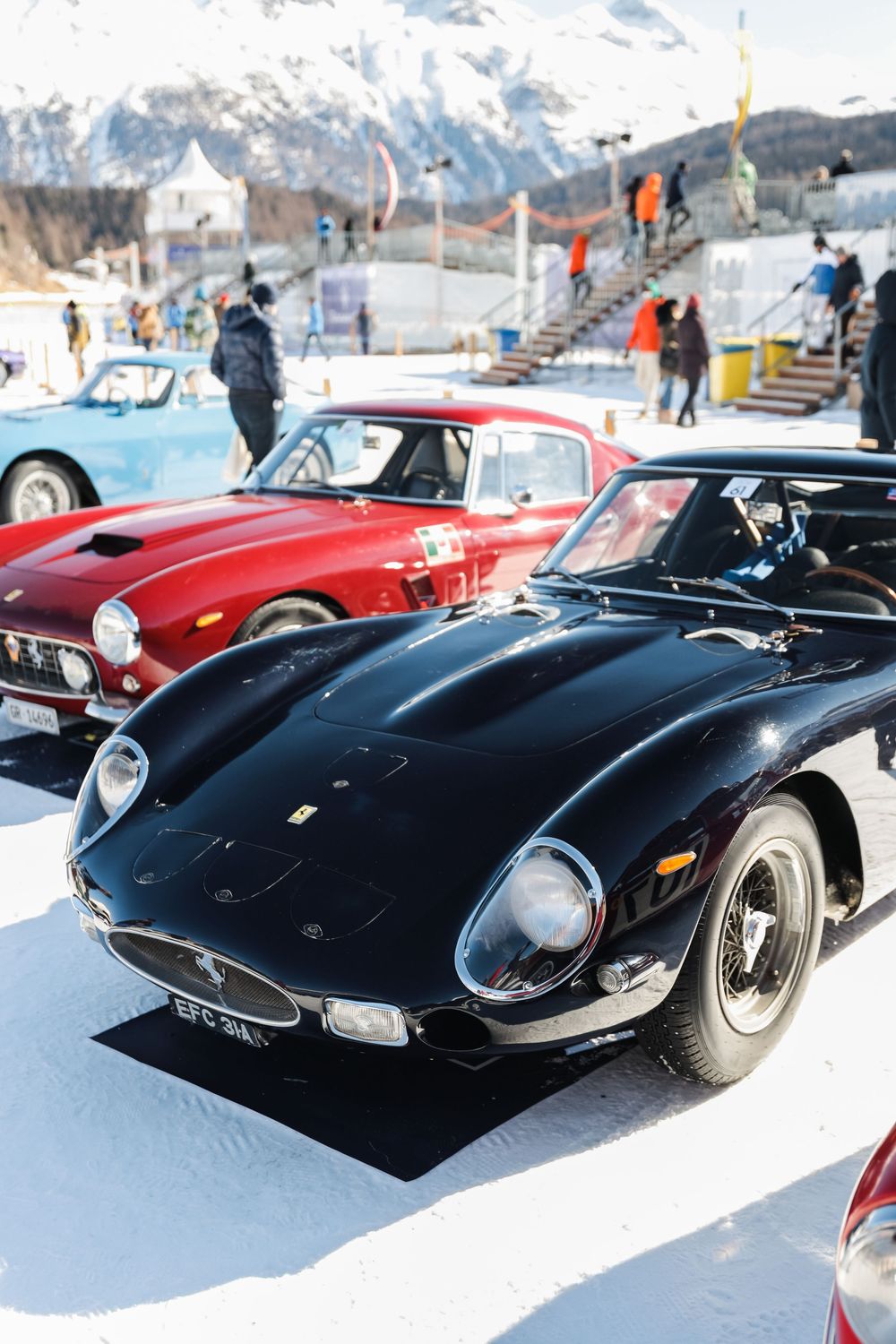 Fotografía profesional de The ICE St. Moritz: coches exclusivos y ambiente premium capturados por Boskoop Studio.