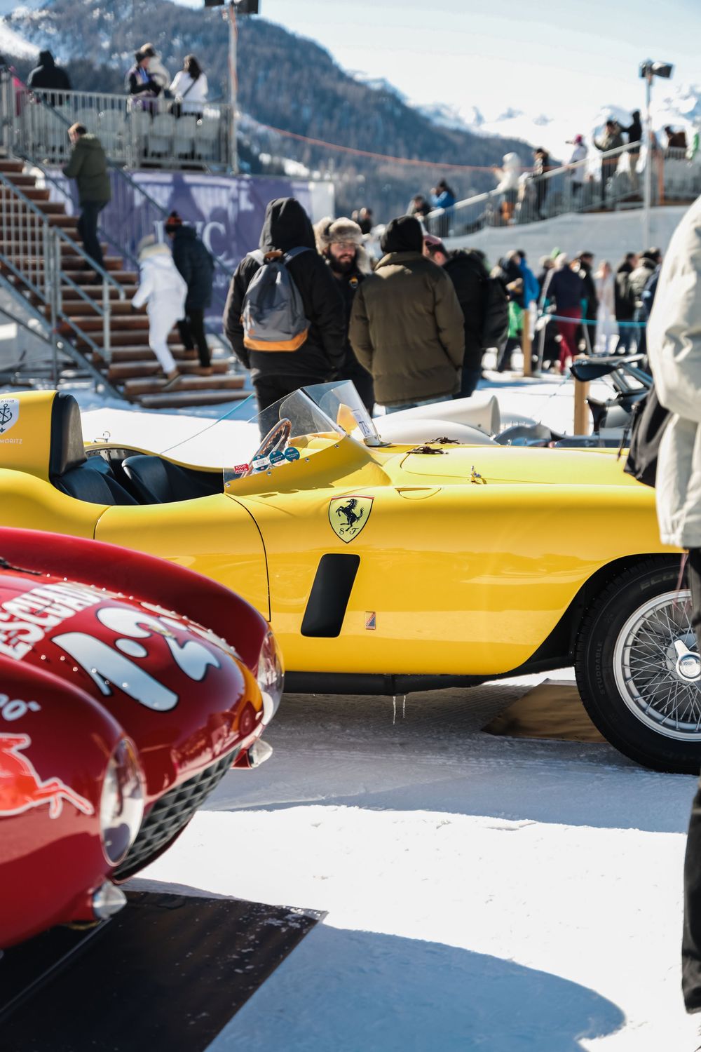 Fotografía profesional de The ICE St. Moritz: coches exclusivos y ambiente premium capturados por Boskoop Studio.