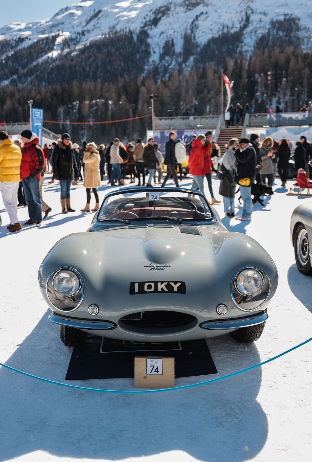 Fotografía profesional de The ICE St. Moritz: coches exclusivos y ambiente premium capturados por Boskoop Studio.
