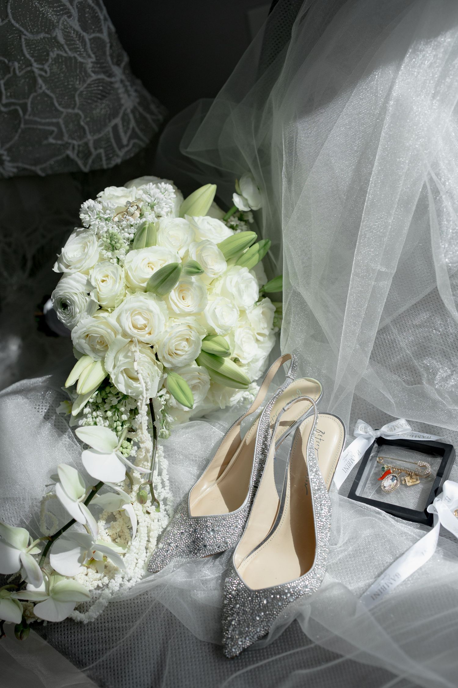 editorial Photography in Royal Venetian Mansion Venue Aurora