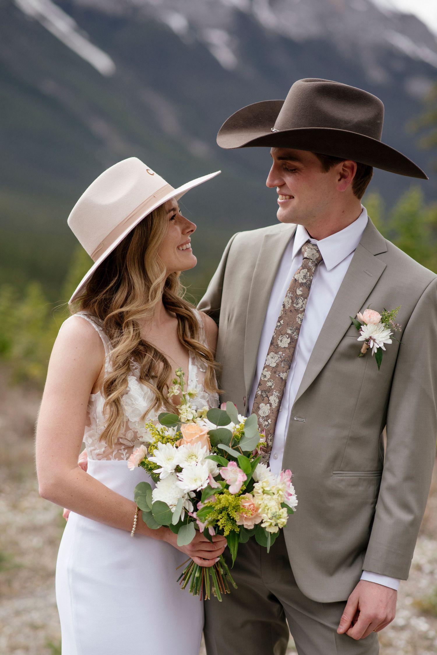 Canmore Elopement Wedding Photographer
Canmore Wedding Photographer