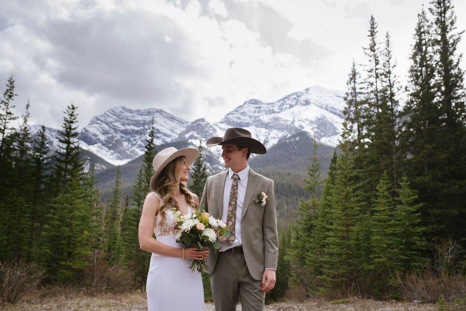 Canmore Elopement Wedding Photographer
Canmore Wedding Photographer