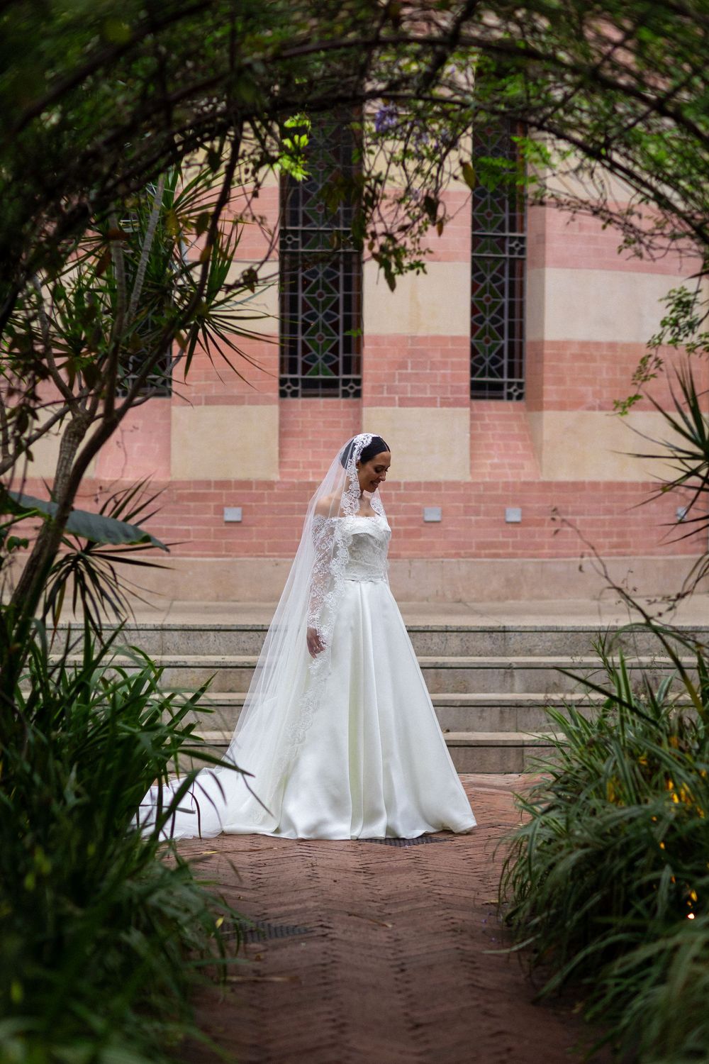 A series of wedding photos showing a bride in a flowing white dress and veil against a garden backdrop.