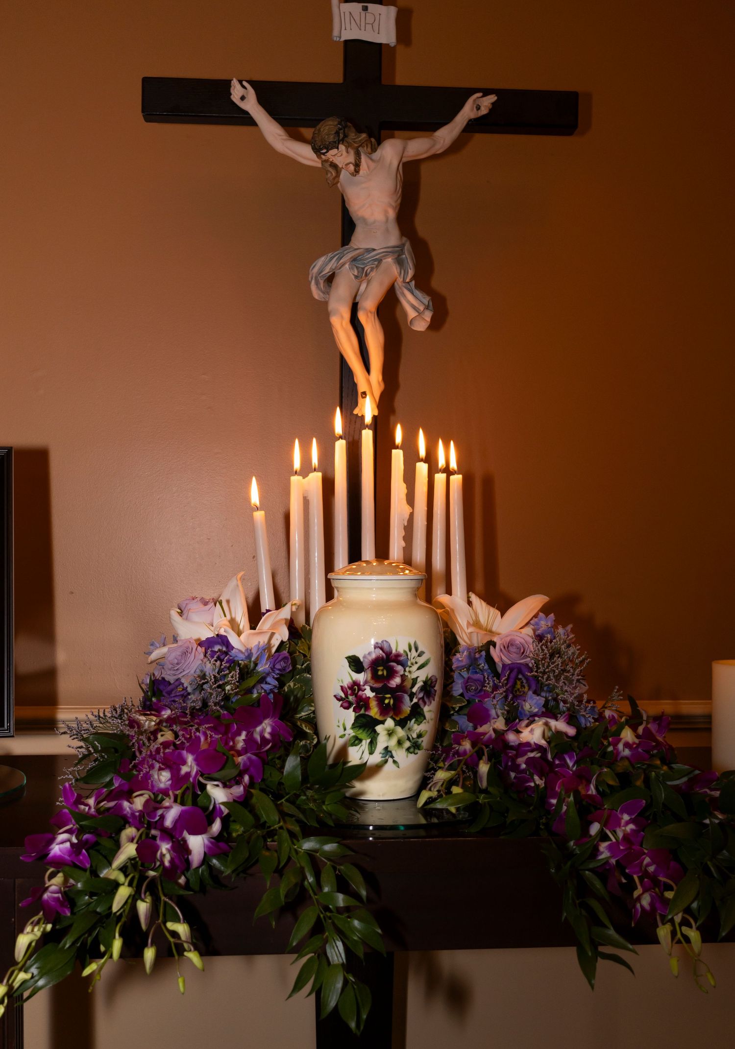 Urn photo with candles lit