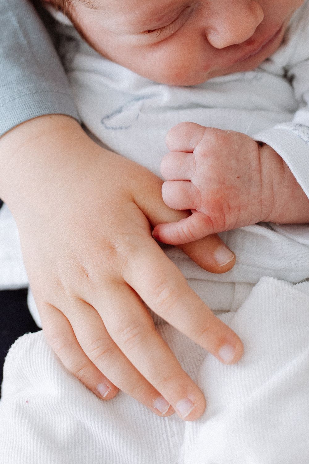 main bébé petit frère yvelines