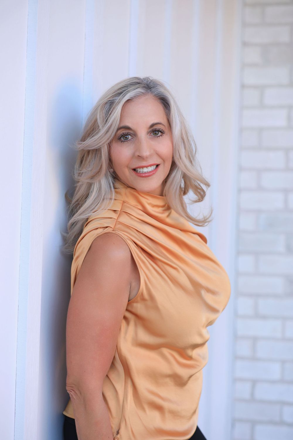 Outdoor natural light and lifestyle business shoot and women's headshots. Classy.